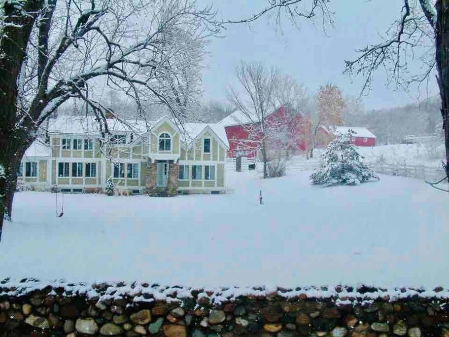 Corn Crib Cottage Barn And Villa At Hope Glen Farm Cottage Grove Екстер'єр фото