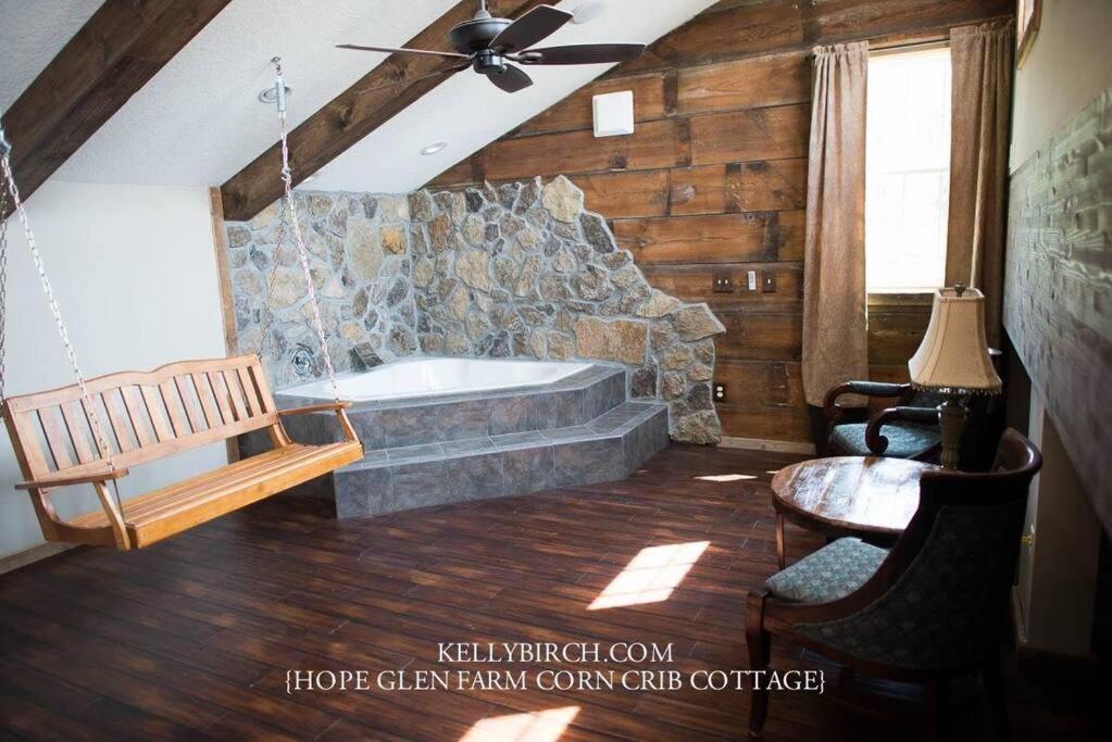 Corn Crib Cottage Barn And Villa At Hope Glen Farm Cottage Grove Екстер'єр фото