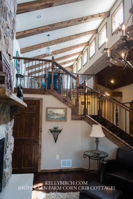 Corn Crib Cottage Barn And Villa At Hope Glen Farm Cottage Grove Екстер'єр фото
